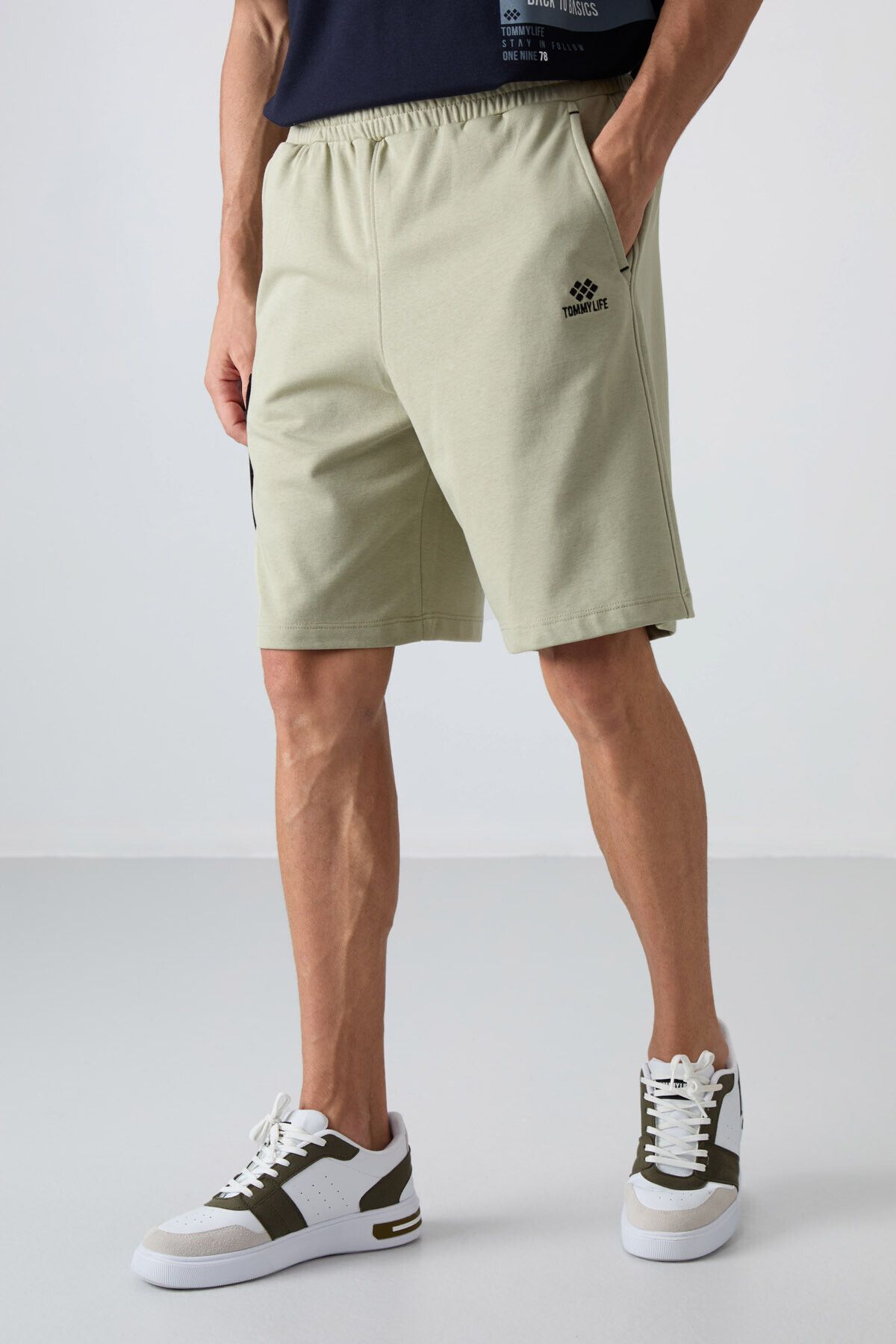 TOMMY LIFE-Çağla Cotton Thick Soft Textured Comfort Fit Printed Men's Shorts - 81266 1