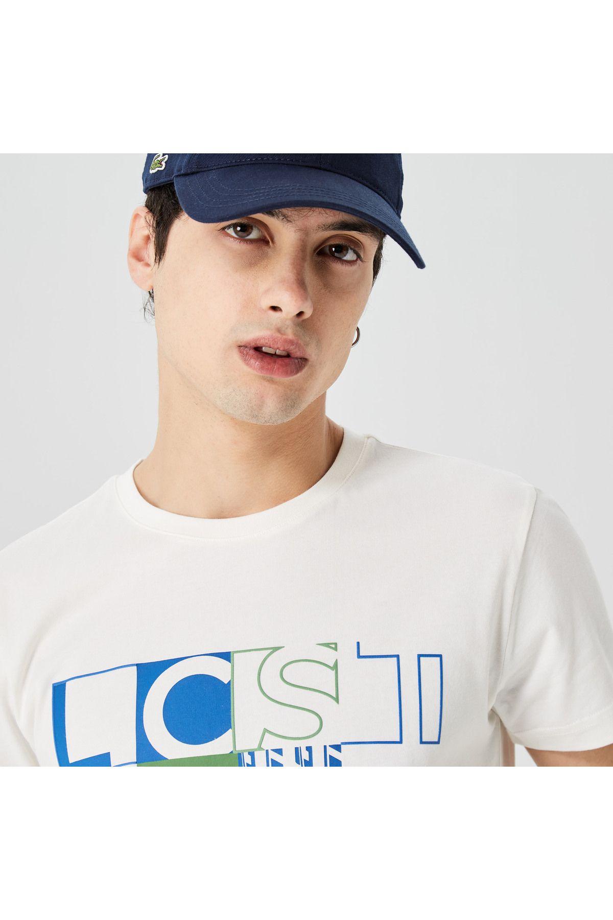 تی شرت سفید مردانه یقه دوچرخه باریک طرح دار Lacoste