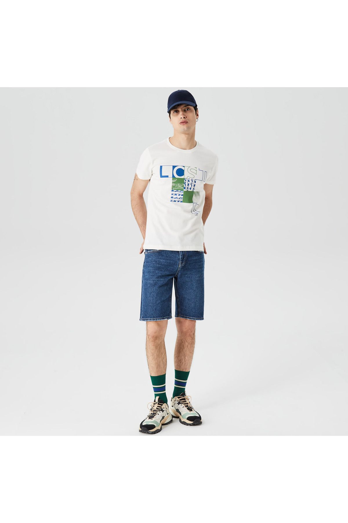 تی شرت سفید مردانه یقه دوچرخه باریک طرح دار Lacoste