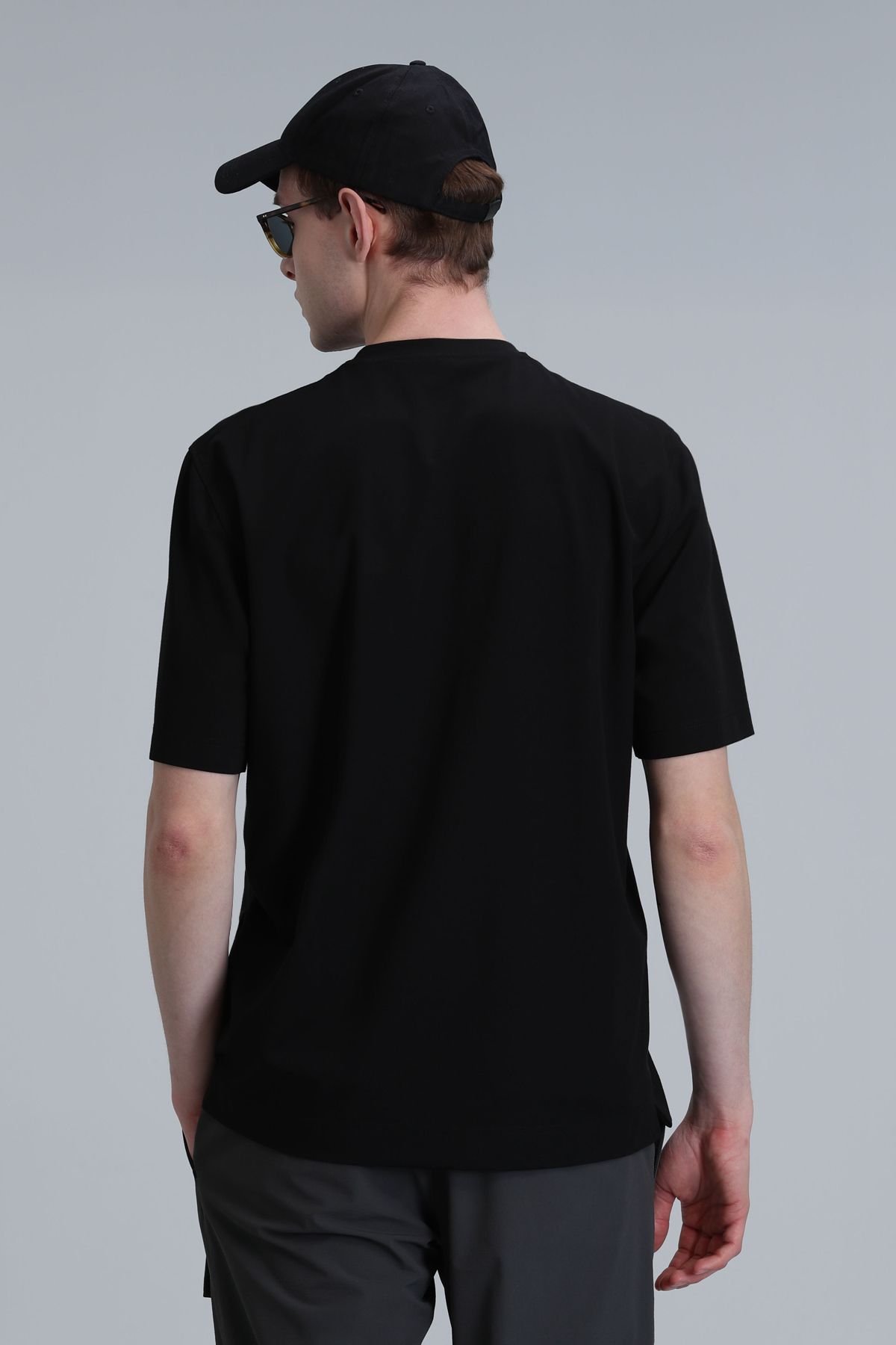 Lufian-Black Lam Graphic Modern T-Shirt 6