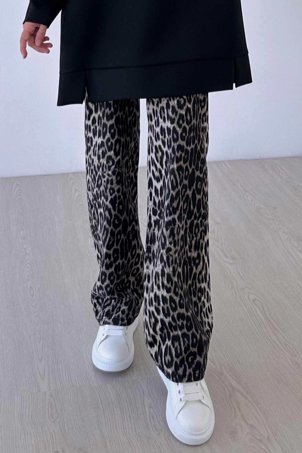 Ka Hijab-Leopard Pattern Trousers - Black 2