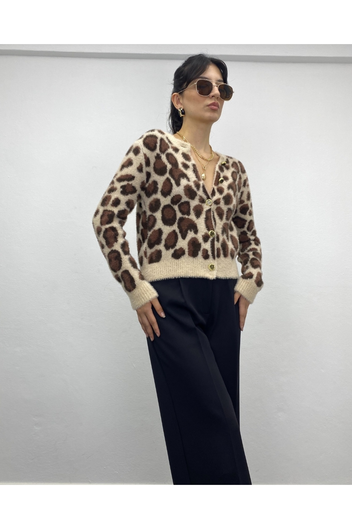 Leopar Desenli Yumoş Hırka