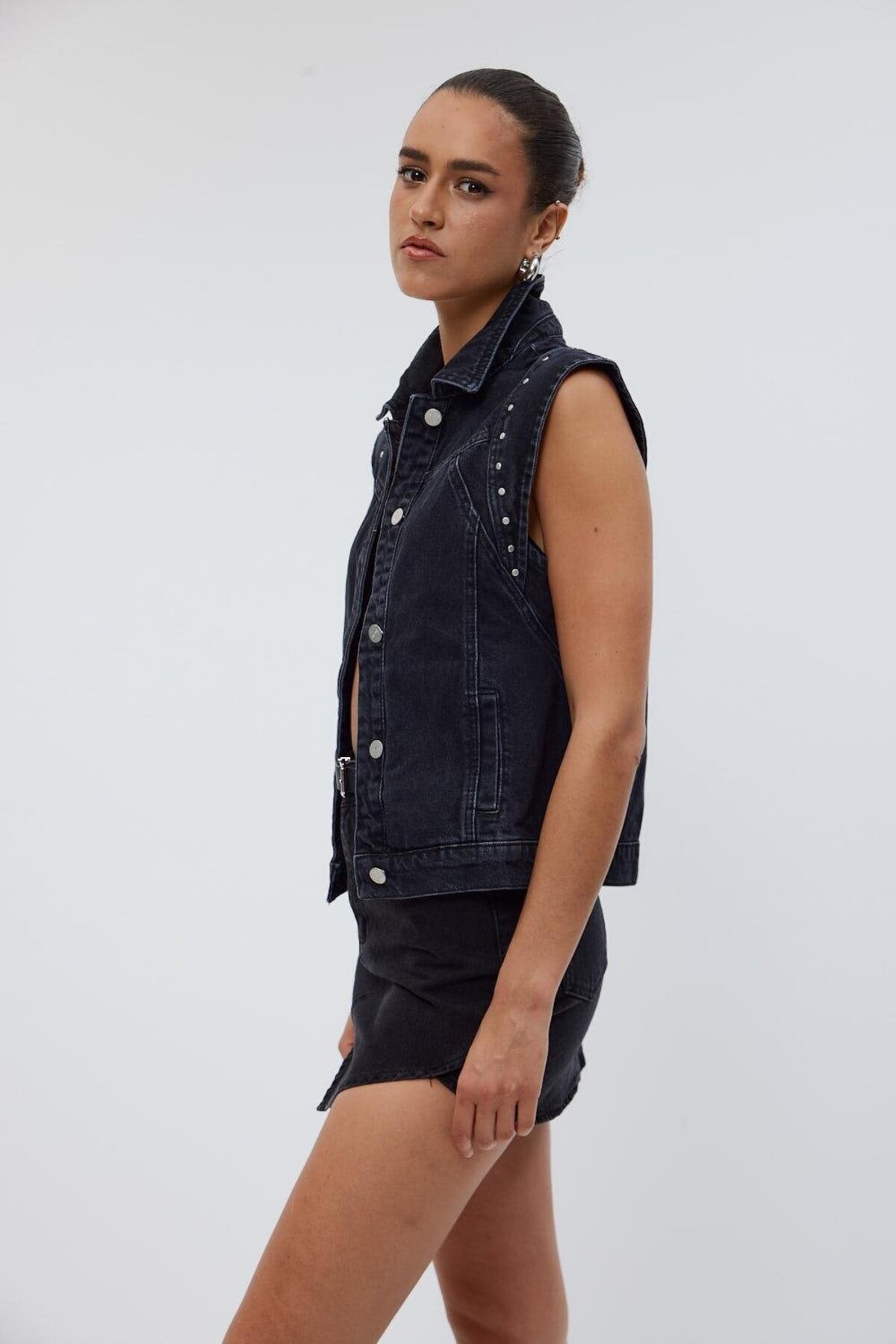 Tuba Butik-Buttoned Black Women's Jeans Vest with Staple Detail 2
