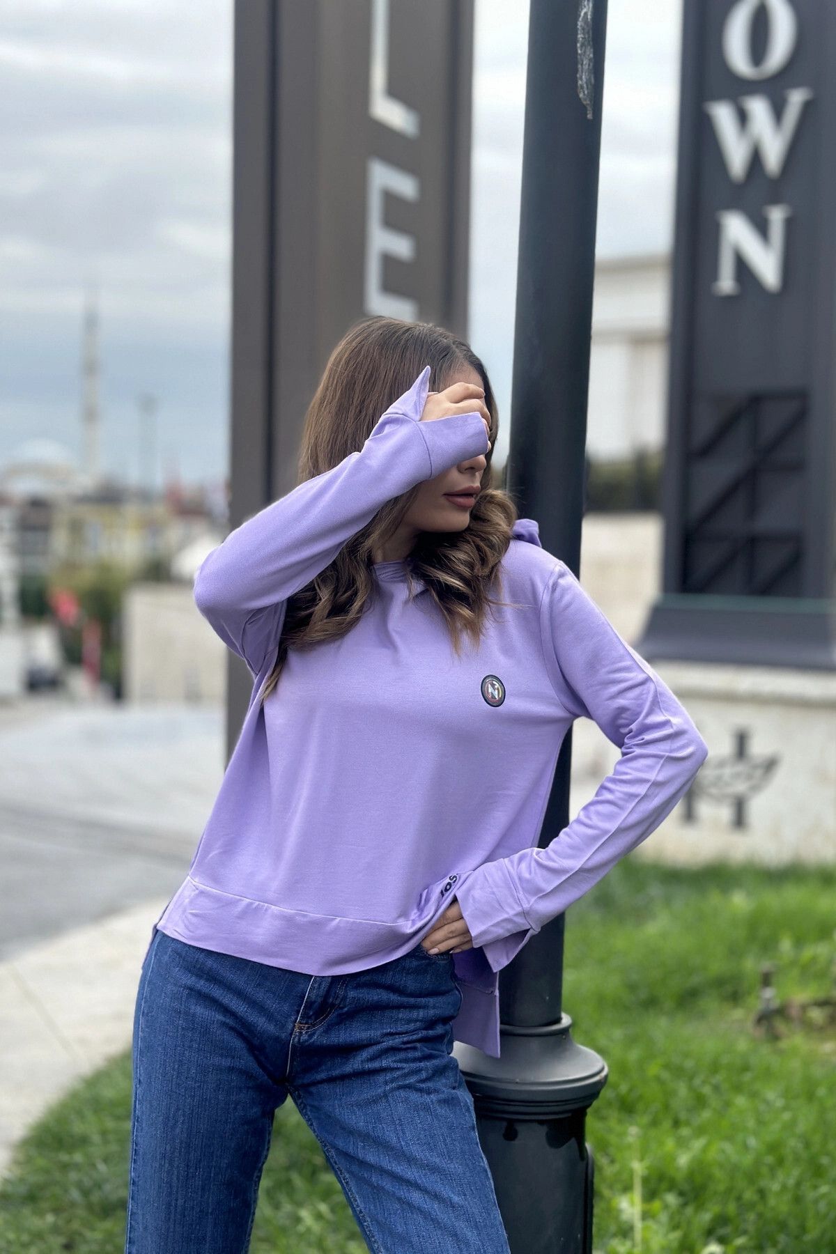 NEW LAVİVA-Women's Lilac Long Sleeve, Hooded Sweatshirt Blouse with Slit Detail, Crest and Text Detail 3