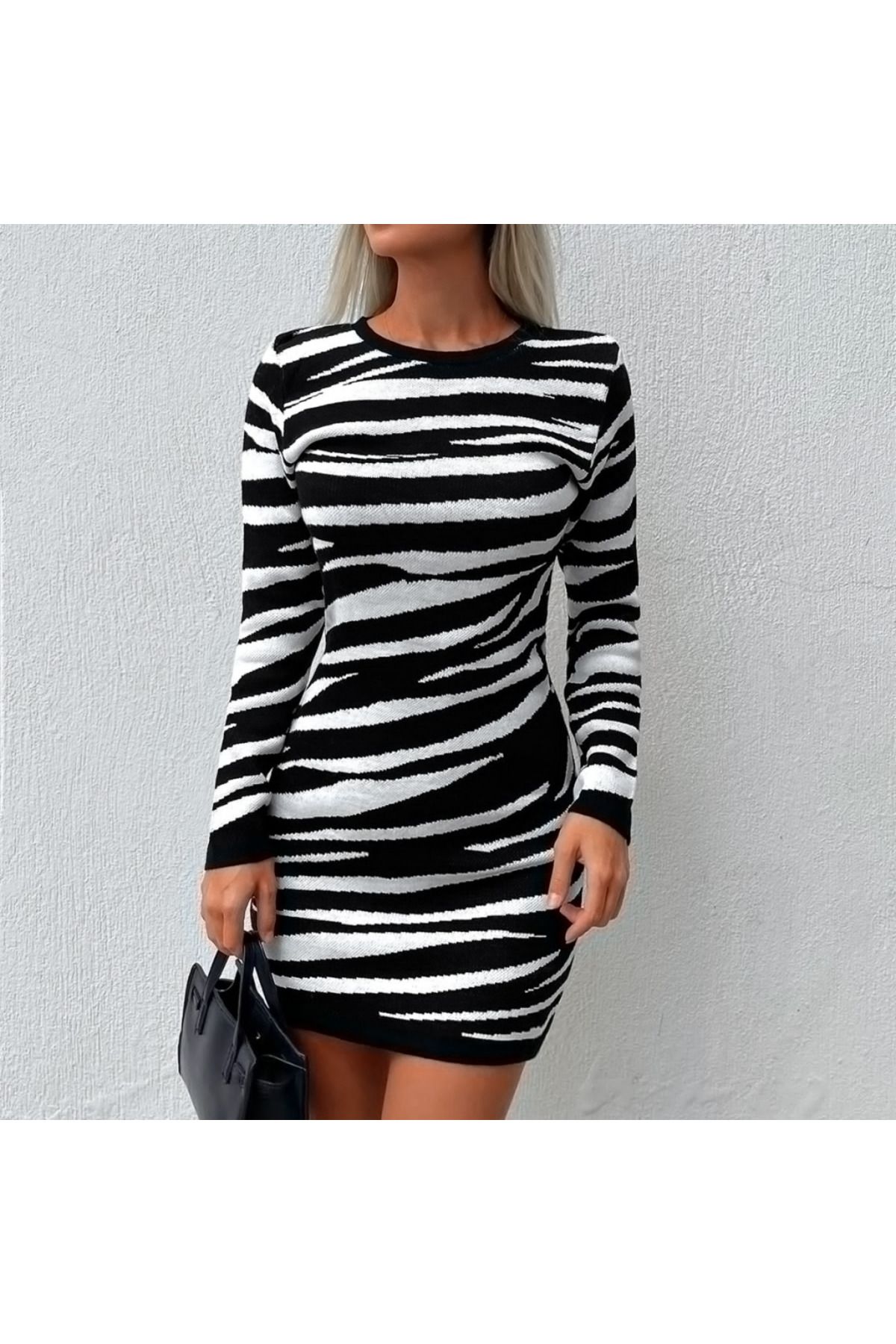 NUARRA Kadın Uzun Kollu Siyah Beyaz Zebra Desen Triko Elbise