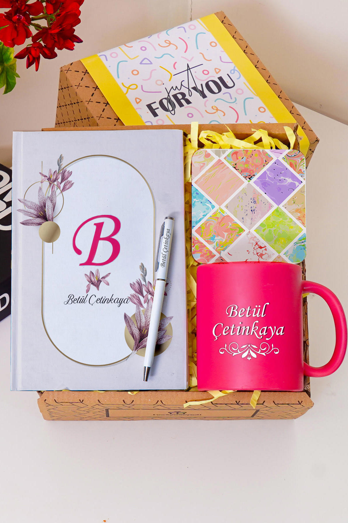 TrendHediye Kişiye Özel Renkli Defter , Pembe Kupa Bardak, Tükenmez Kalem & Hediye Seti