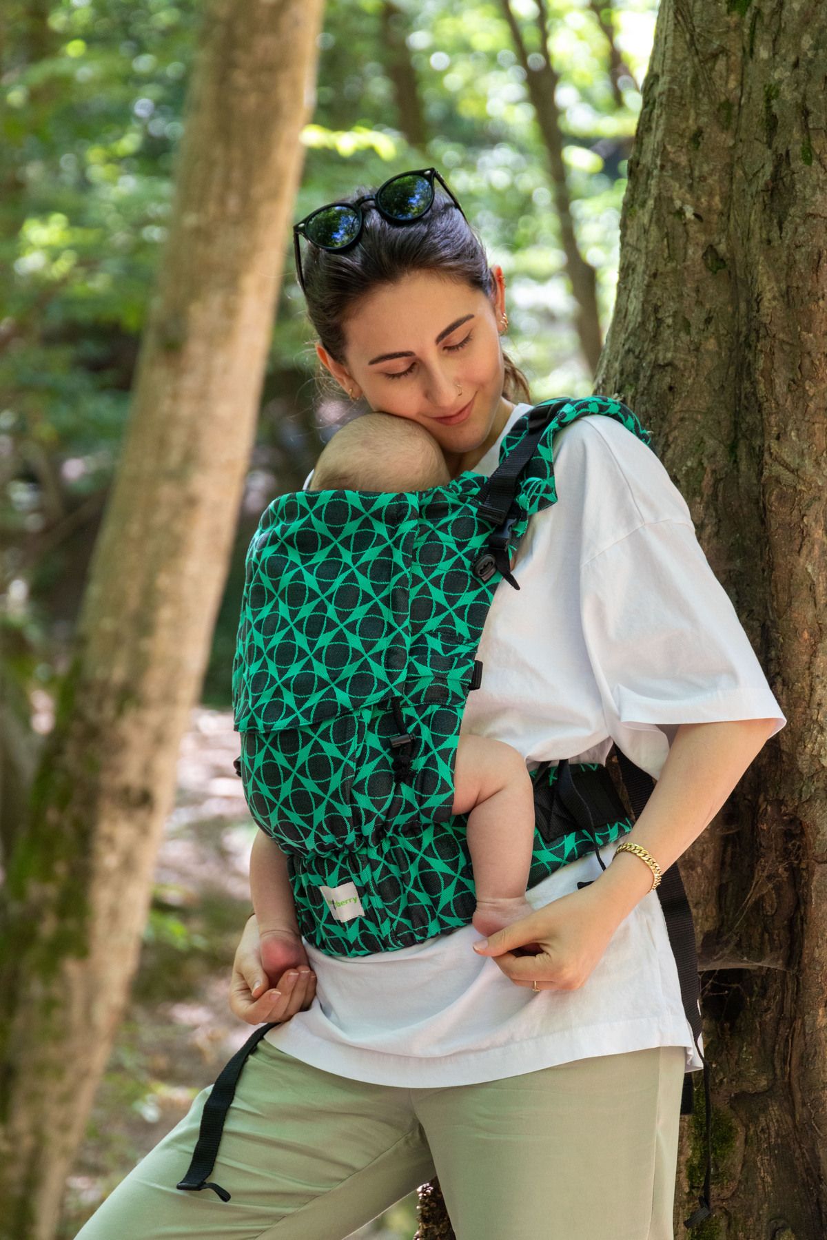 Huggyberry-Nest Baby Carrier - Marble Emerald 7