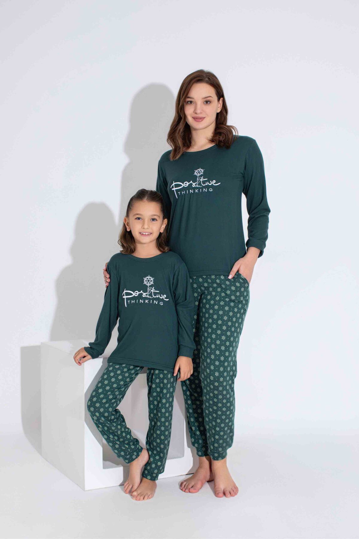 Tarık-Women's Green Snowflake Pattern Mother Girl Combination Thermal Winter Warm Soft Pajamas Set 4