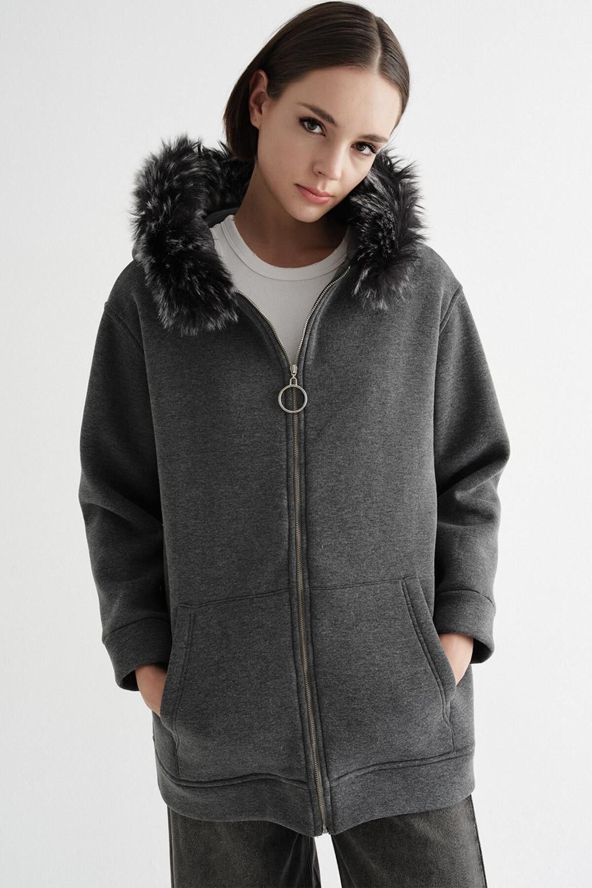 KADRİYE BAŞTÜRK-Anthracite Hooded Fur Cardigan 1