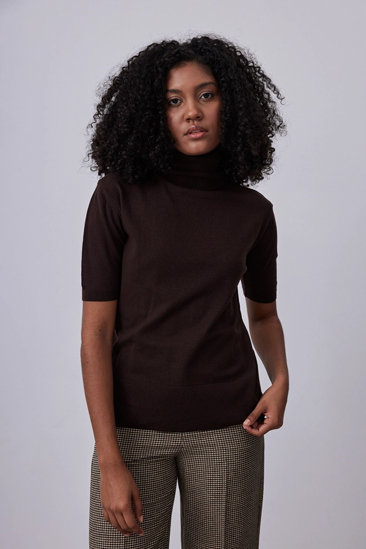 Gusto-Short Sleeve Fisherman Basic Knitwear - Brown 1