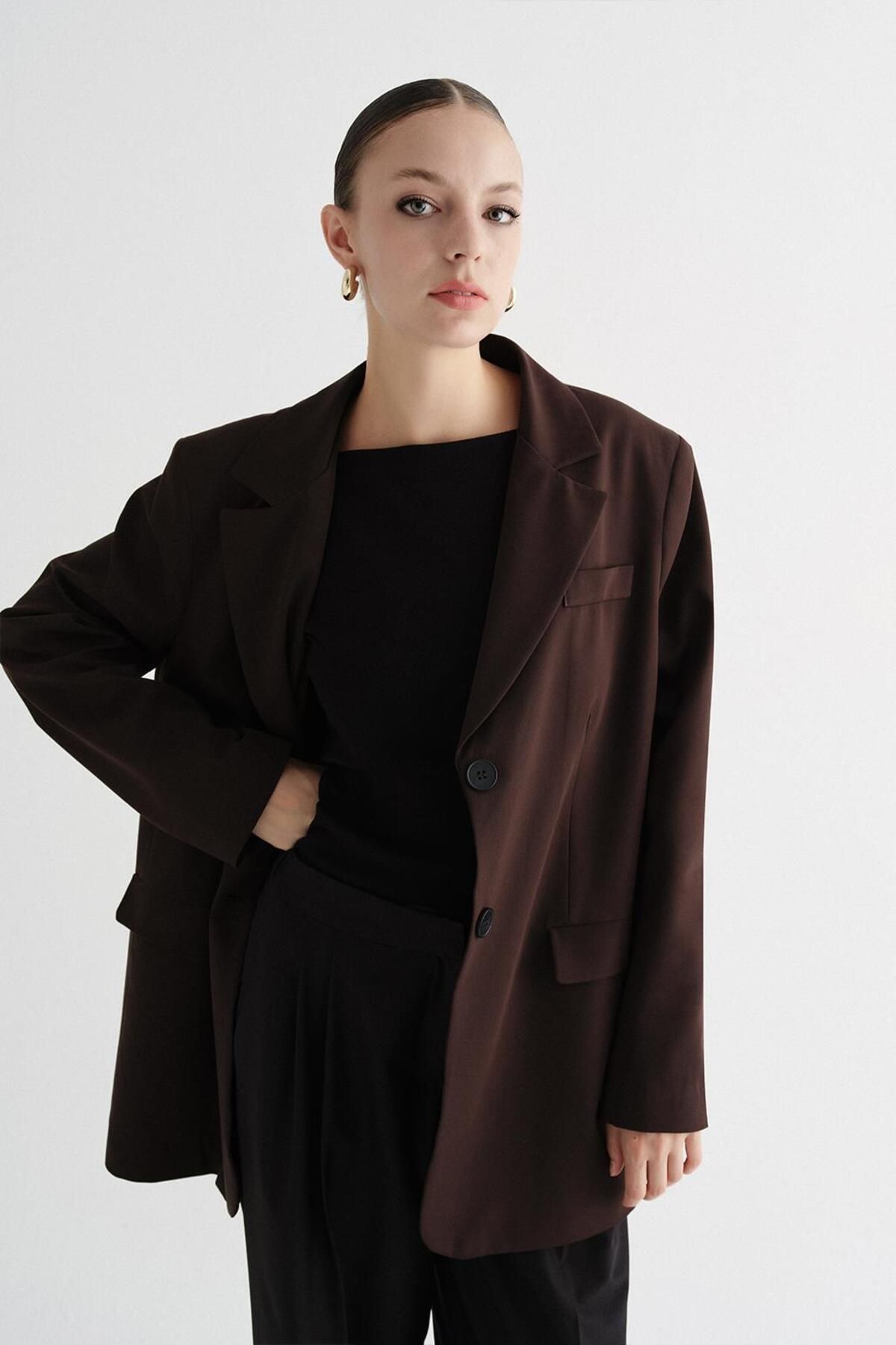 KADRİYE BAŞTÜRK-Brown Slit Buttoned Jacket 5