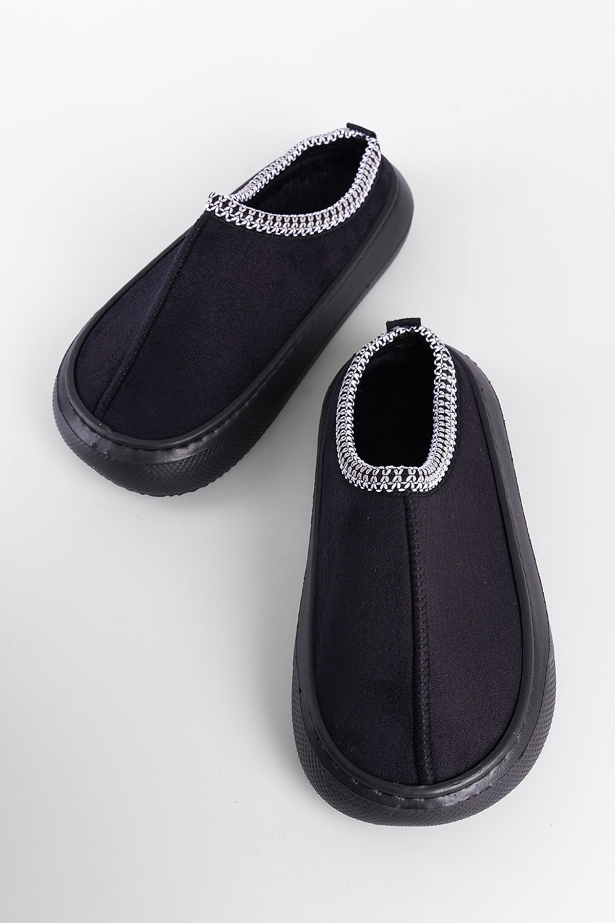 Capone Outfitters-Women's Black Slippers with Thick Sole Suede Stitching Detail 4