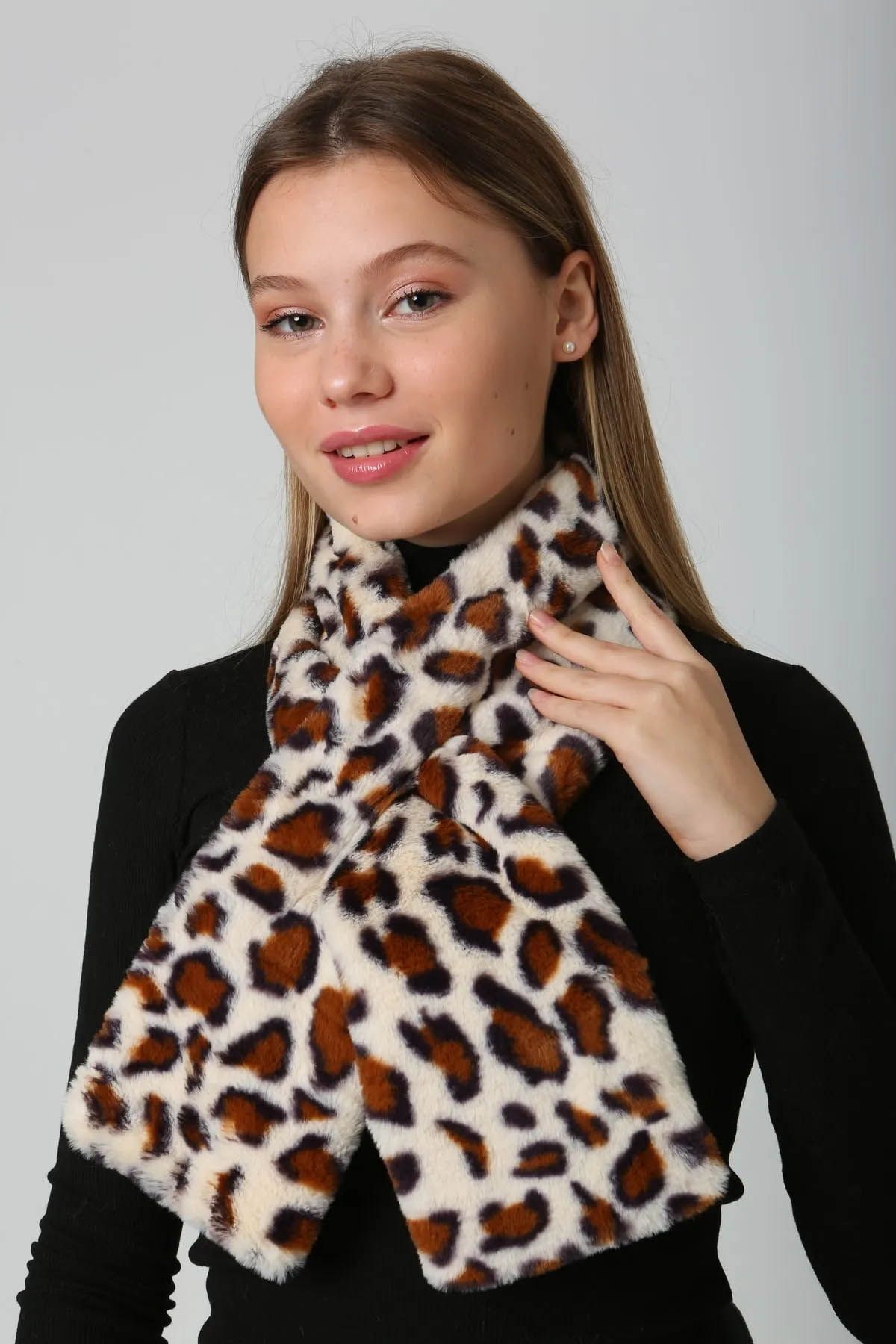 REMSA-Rkb-01 Ecru Leopard 3 Women's Plush Camisole Neck Collar Scarf 3