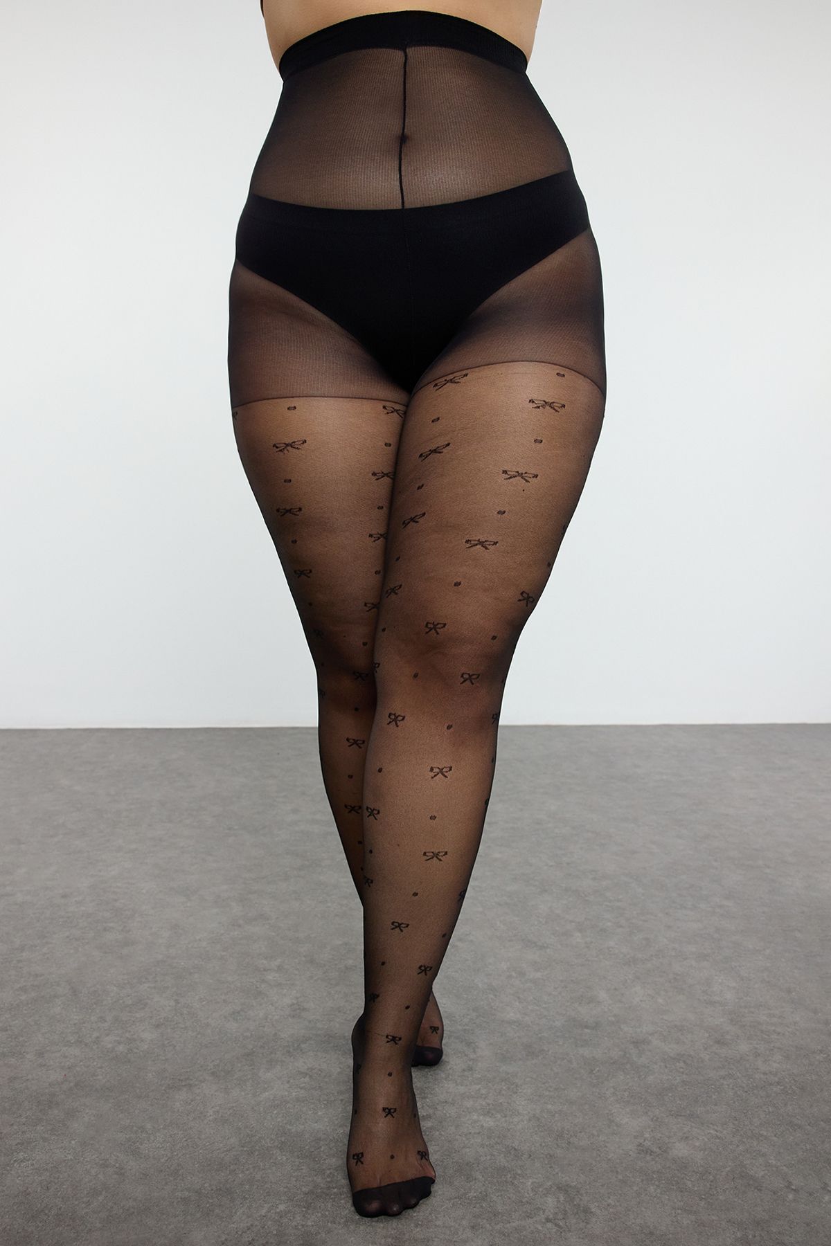 Trendyol Curve-Schwarze Strumpfhose mit Schleifenmuster in Übergröße – 15 Den, 2er-Pack TBBAW25KC00003 3
