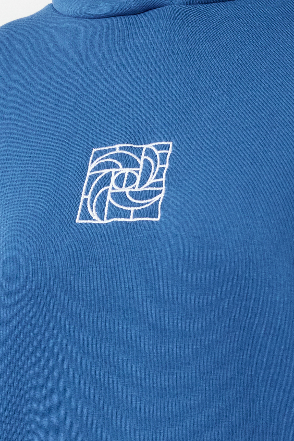 Trendyolmilla  Saks Oversize/Geniş Kalıp Nakışlı Kalın İçi Polarlı Örme Sweatshirt TWOAW25SW00070 - Görsel 3