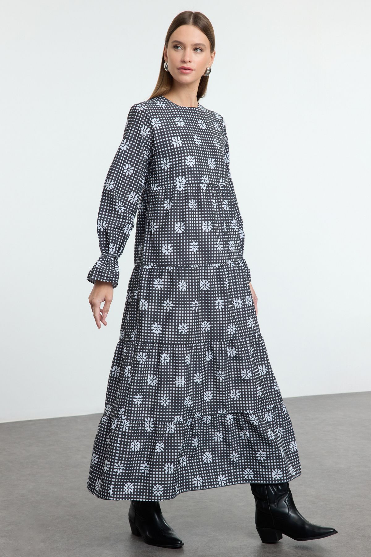Trendyol Modest Czarna Sukienka Z Nadrukiem W Kratkę Gingham Z Kwiatowym Wzorem I Gumowymi Rękawami Tctss21el3441 Kobieta - 34