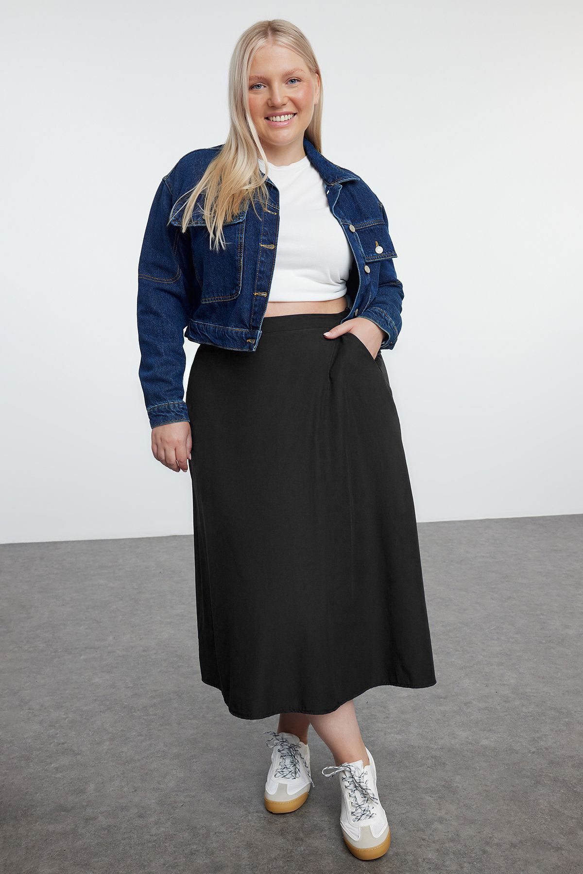 Trendyol Curve-Black Maxi Zippered Woven Large Size Skirt with Elastic Back Tbbaw25Az00009 3