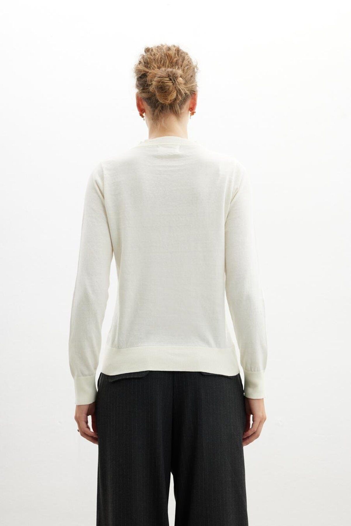 Peraluna-Styleboom X Peraluna CHELSEA PULLOVER Crew Neck Standard Cut Women's Knitwear Sweater - Ecru 4