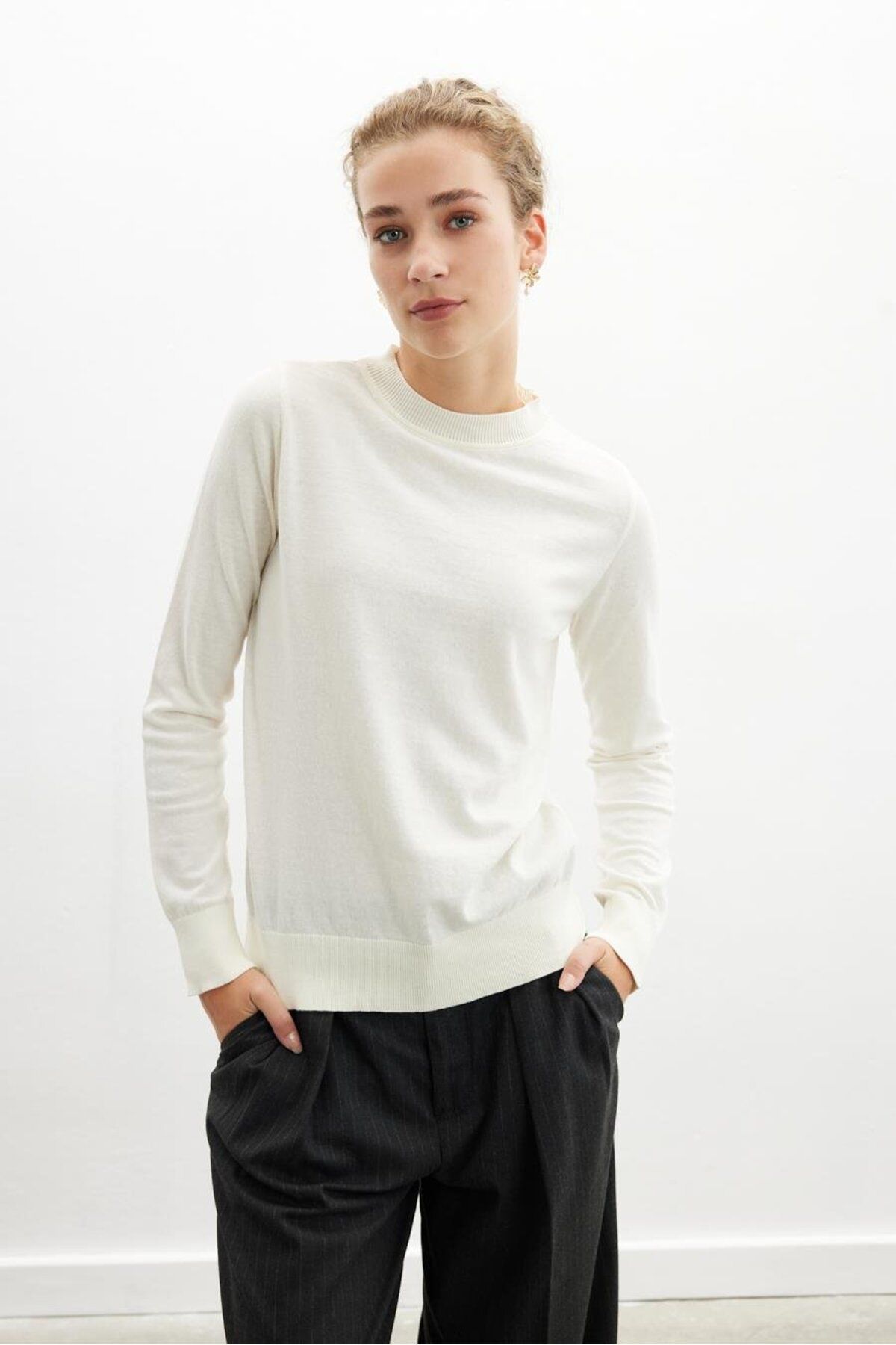 Peraluna-Styleboom X Peraluna CHELSEA PULLOVER Crew Neck Standard Cut Women's Knitwear Sweater - Ecru 2