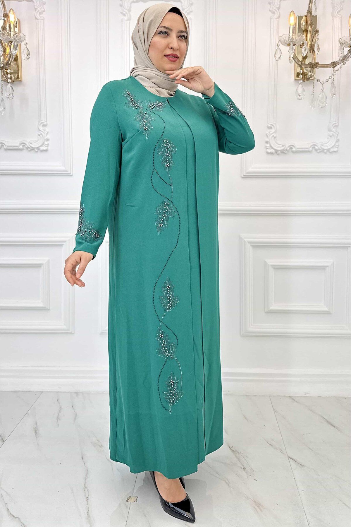 Amine Hüma-Emerald Hijab Evening Dress - Crocus Model 3