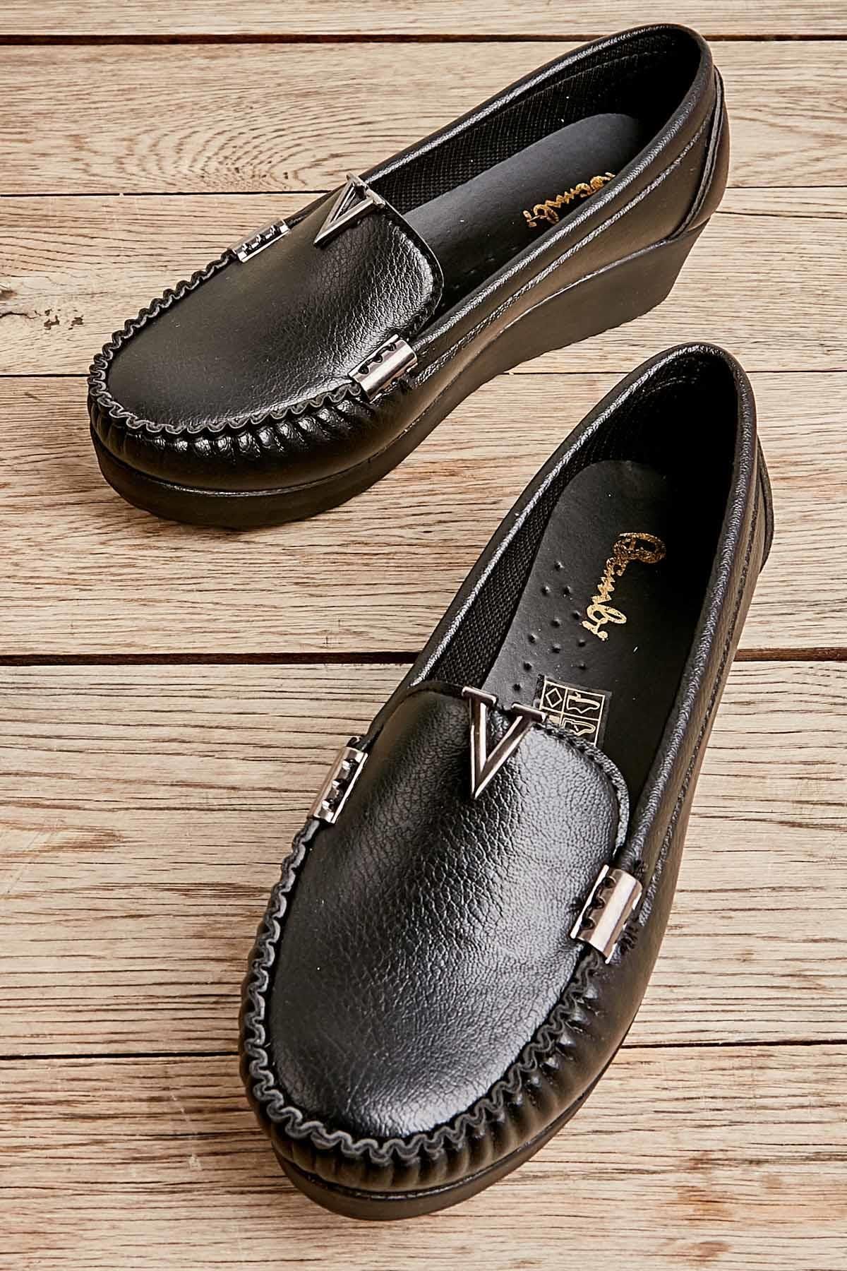 Bambi Siyah Kadın Loafer Ayakkabı K01797002009