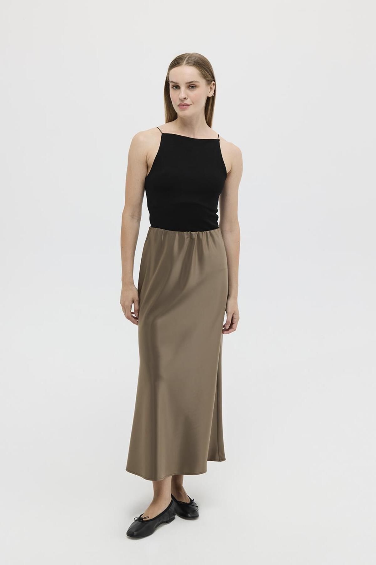 KADRİYE BAŞTÜRK-Cappuccino Satin Pencil Skirt 1