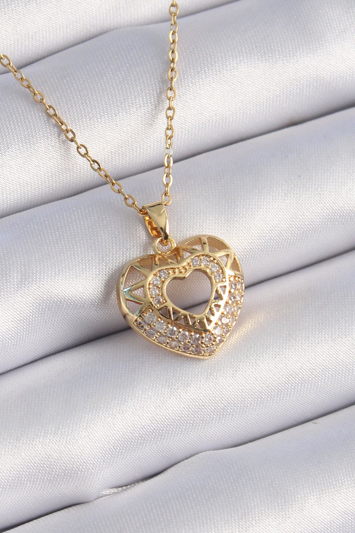 MMB Boutique 316L Çelik Gold Renk Zirkon Taşlı Kalp Model Vintage Kadın Kolye