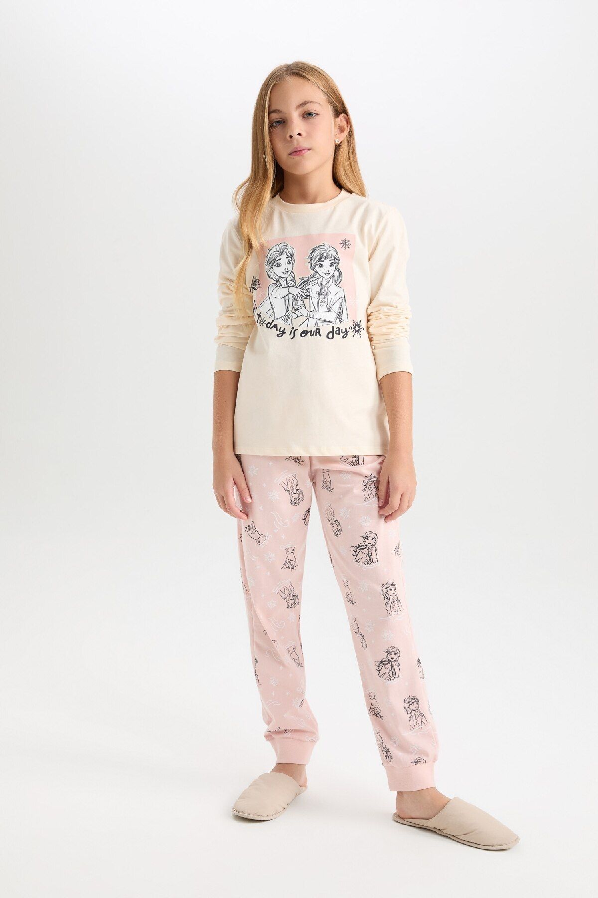Kız Çocuk Pijama Takım Frozen Uzun Kollu Üst Desenli Beli Lastikli Alt D3746a824au