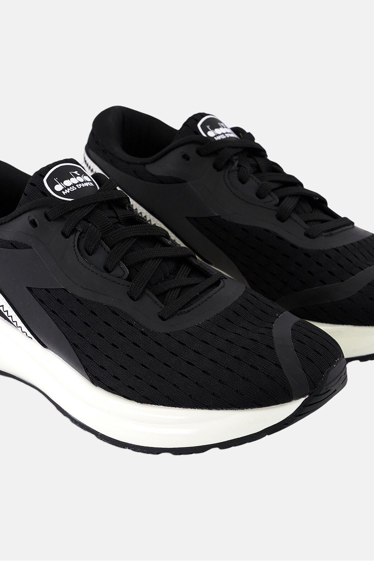 Diadora-Women Mythos Mds 2 Sport Shoes, Black 2