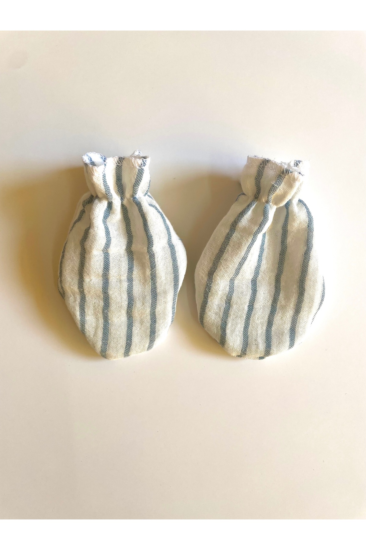 runbaby Pamuklu Çift Kat Müslin Kumaş 3 Çift Bebek Eldiven ( Ince Mavi Çizgili ) fotoğrafı 2 (önizleme)