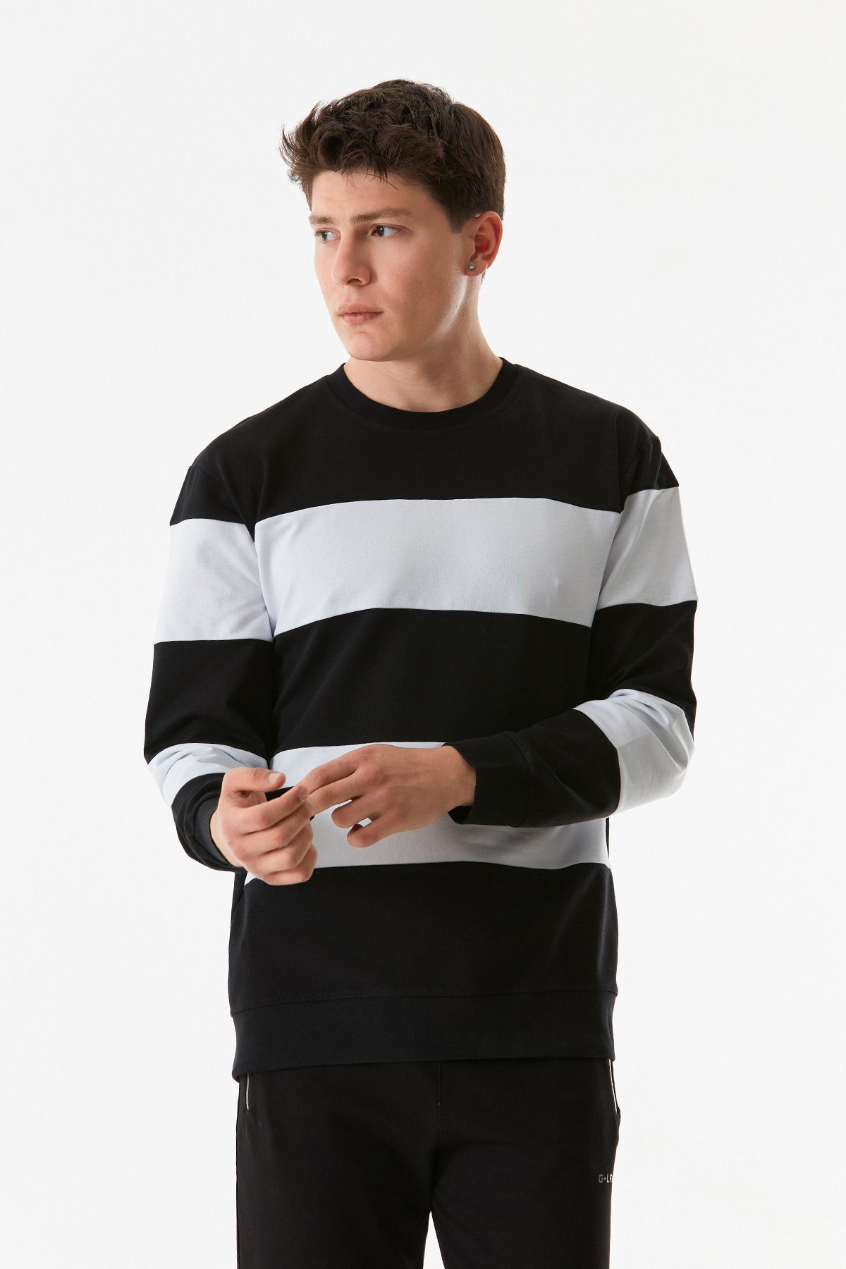 Fulla Moda-Color Blocked Crew Neck Sweatshirt 4