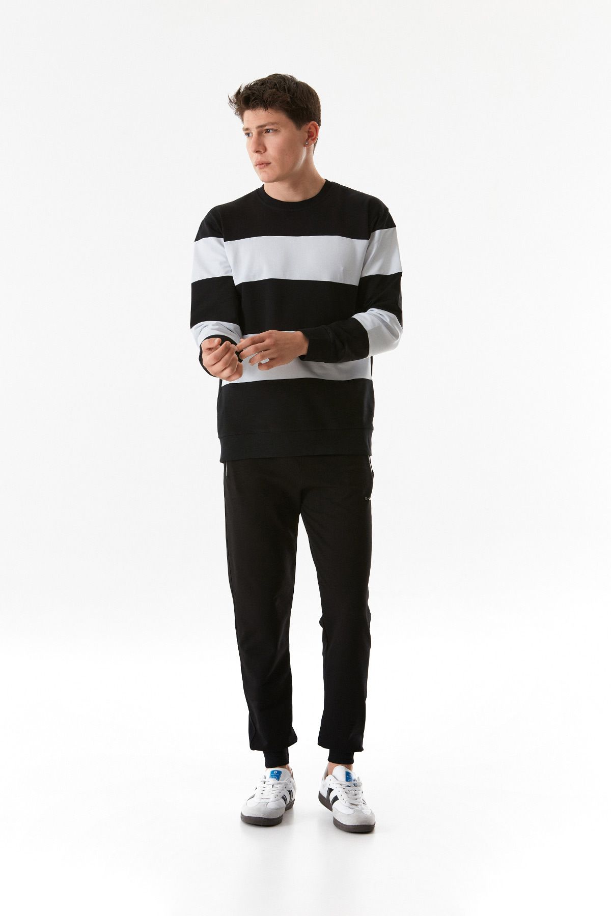 Fulla Moda-Color Blocked Crew Neck Sweatshirt 3