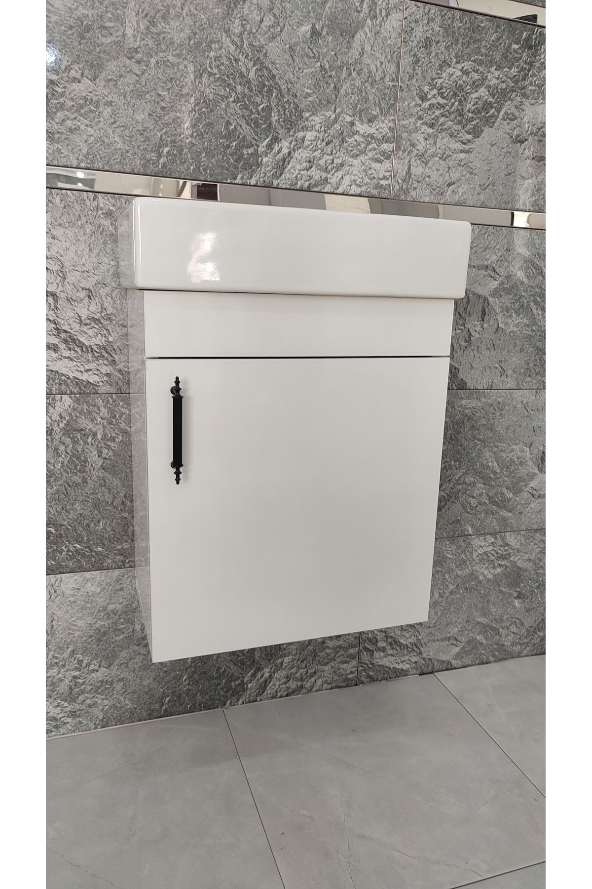 TROY MUSLUK Ufak Ve Dar Alanlar Için Mini Dolaplı Lavabo Banyo Dolabı (25CMX45CM)