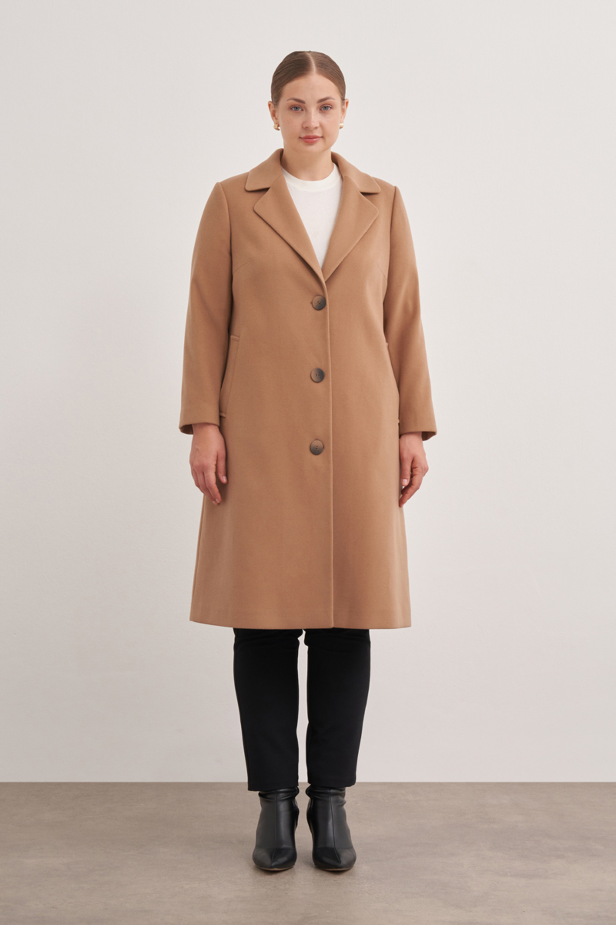 کت یقه چلچله ۸۵۸۵۱۱۲ Aker