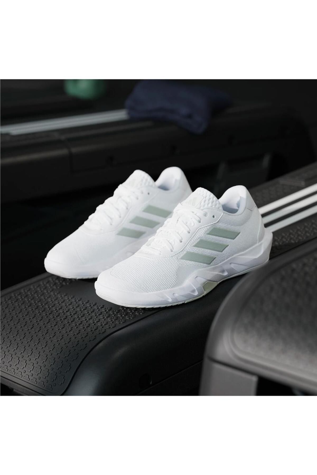 اسنیکر سفید زنانه Amplimove Trainer W کفش ورزشیs ID8639 adidas