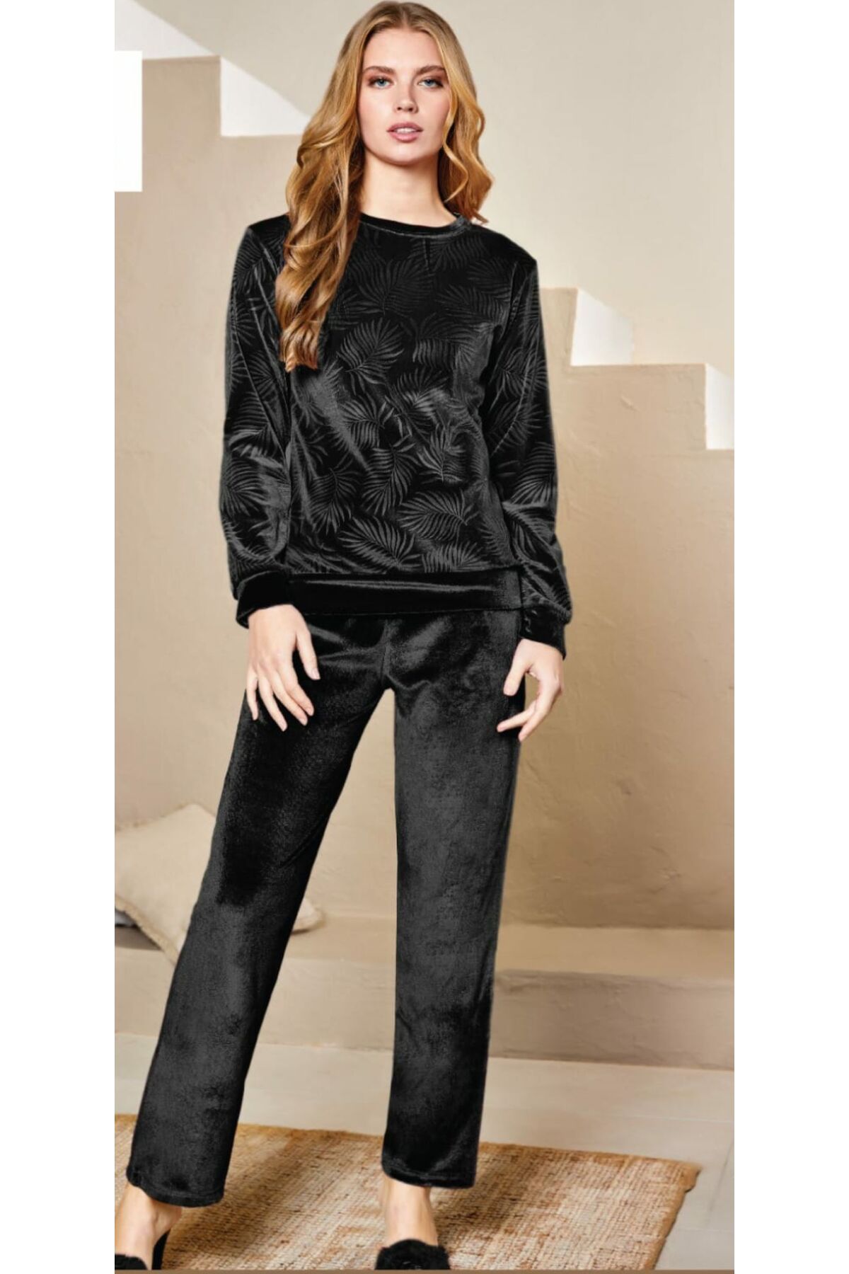 FLZ-Long Sleeve Stylish Velvet Women's Pajamas Set 1