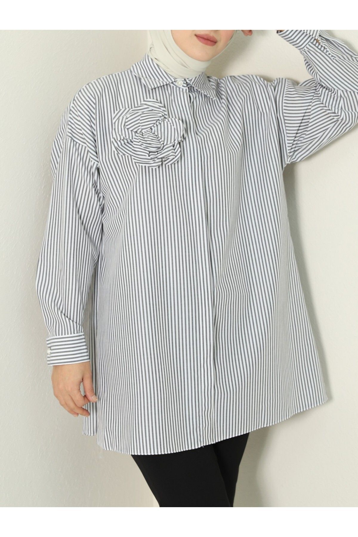 Modamorfo-Brooch Detailed Striped Pearl Buttoned Shirt 2