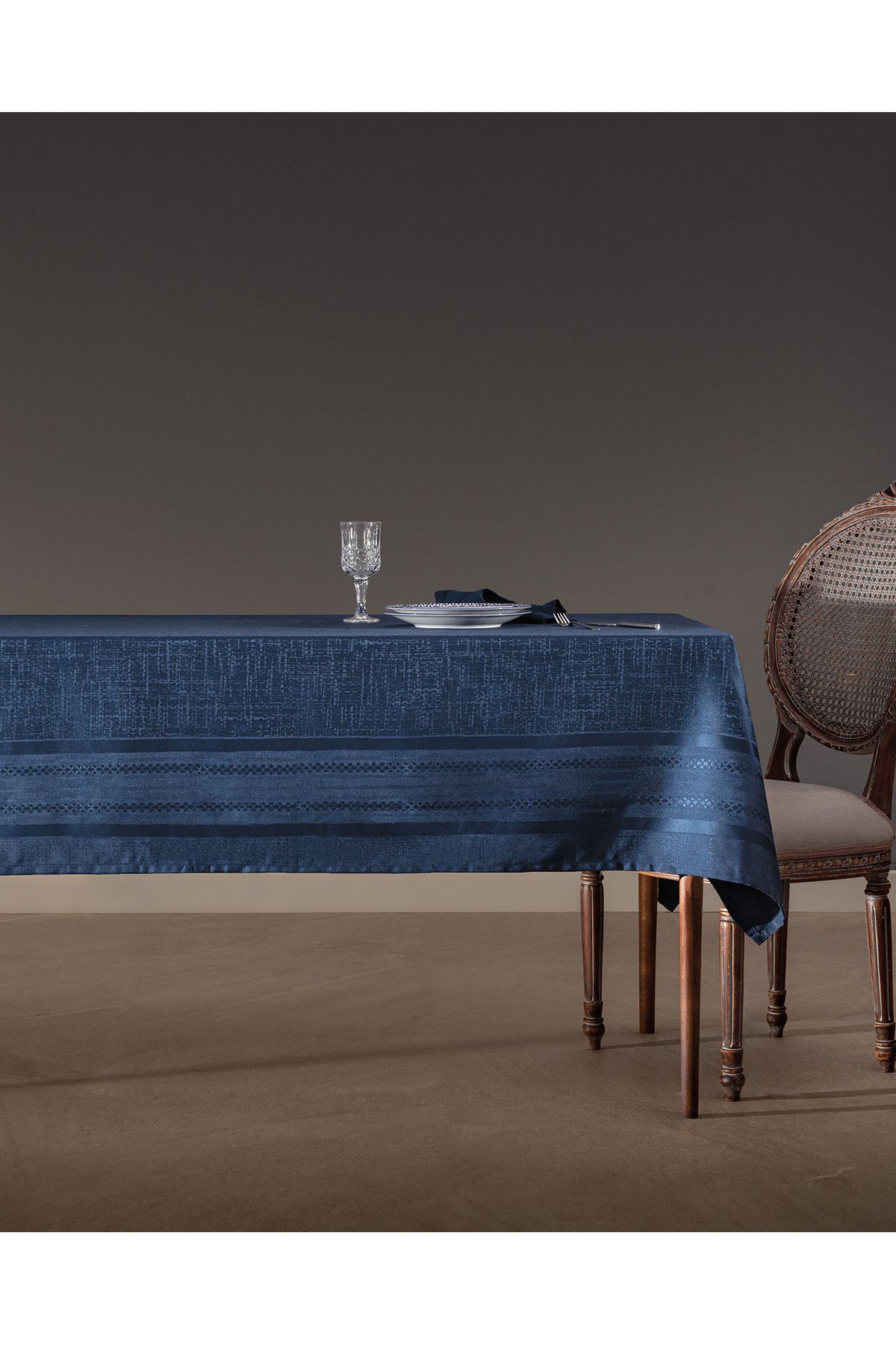 رومیزی آبی سفره Livron Blue Navy 160x300 سانتی متر Madame Coco