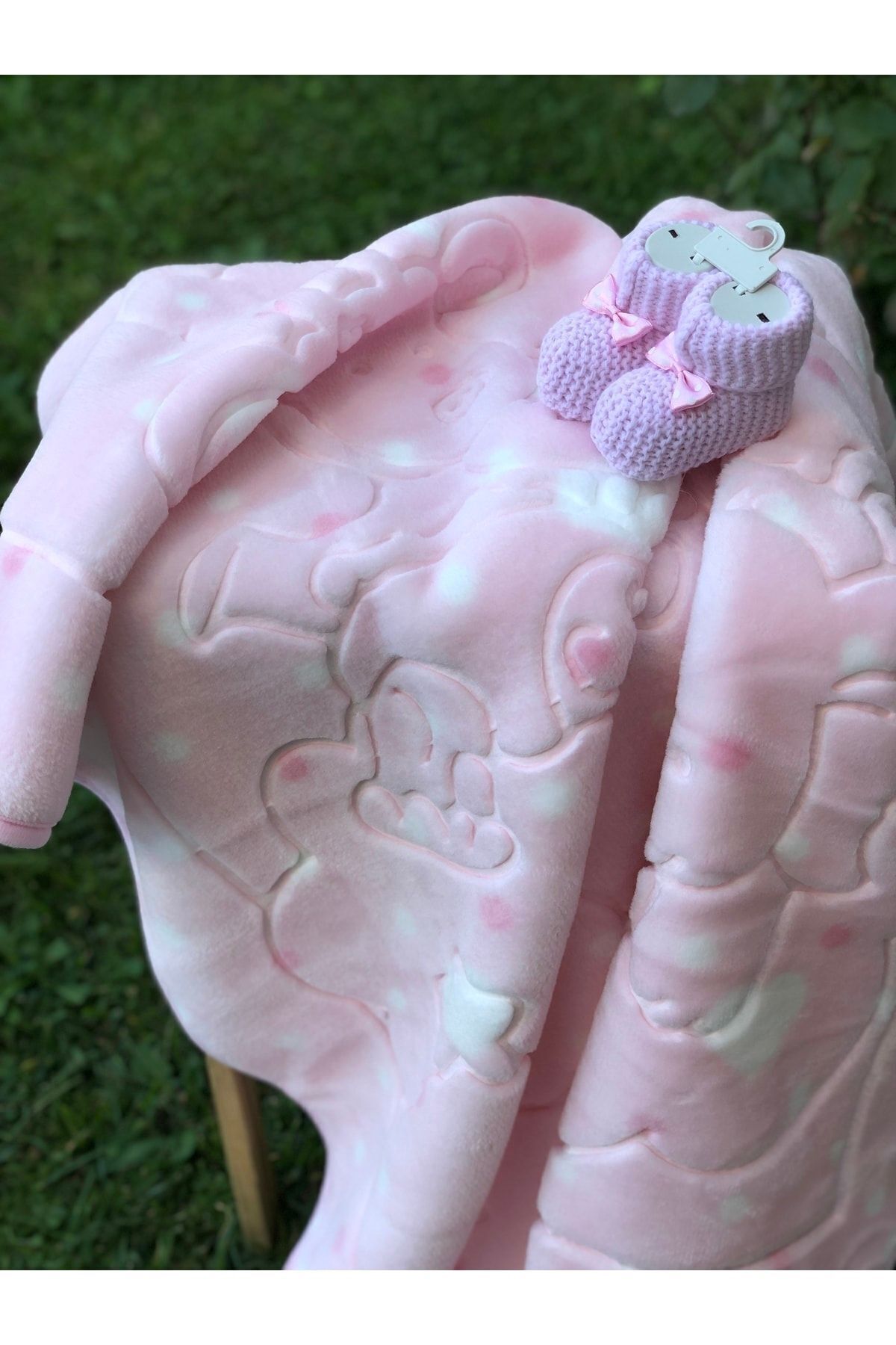 Merinos Baby Embos Patik Hediyeli Bebek Battaniyesi fotoğrafı 3 (önizleme)