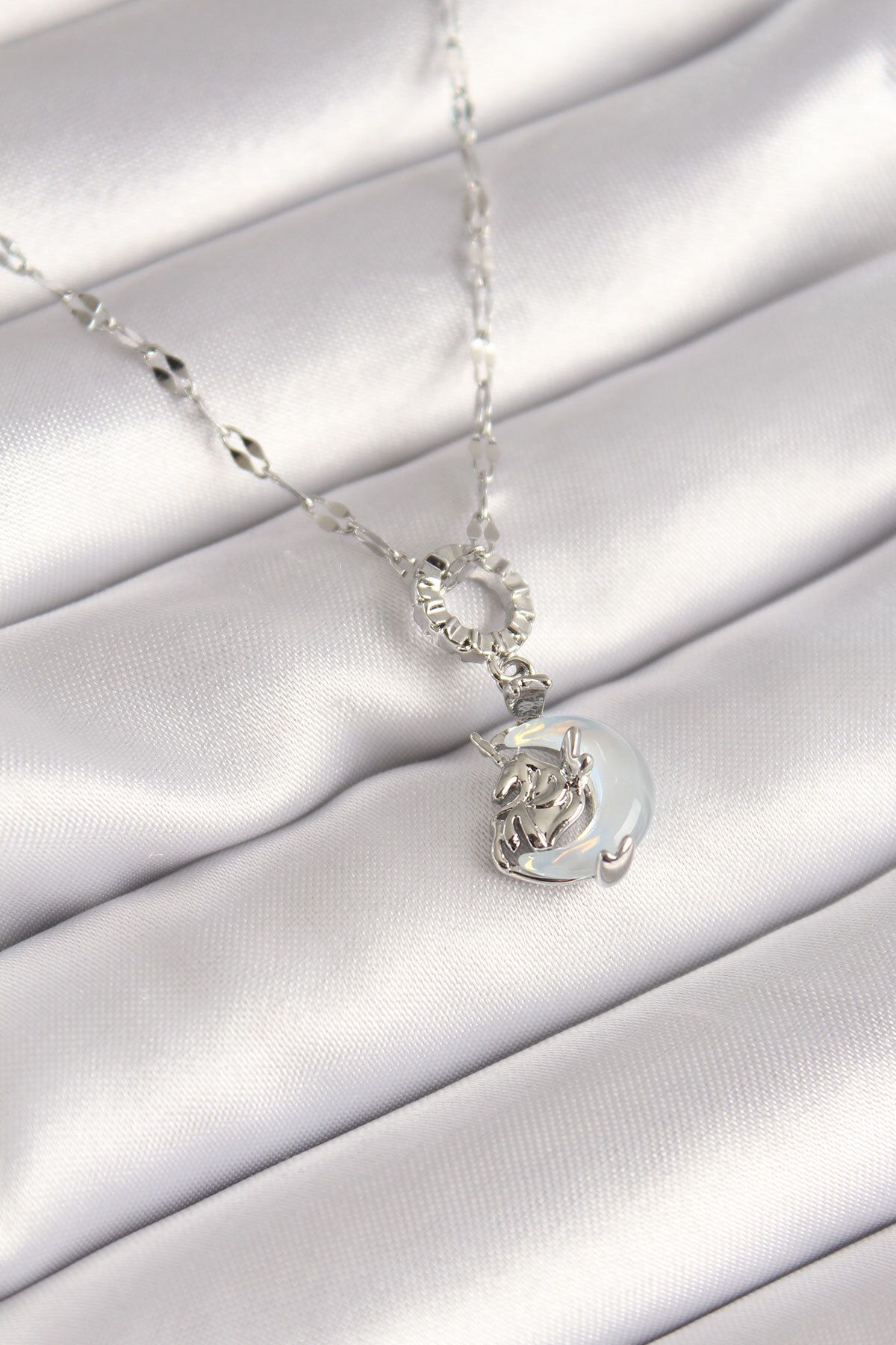 Skygo-316l Steel Silver Color Pearlescent Moon Figure Butterfly Model Women's Necklace - Tj-bko8427 1