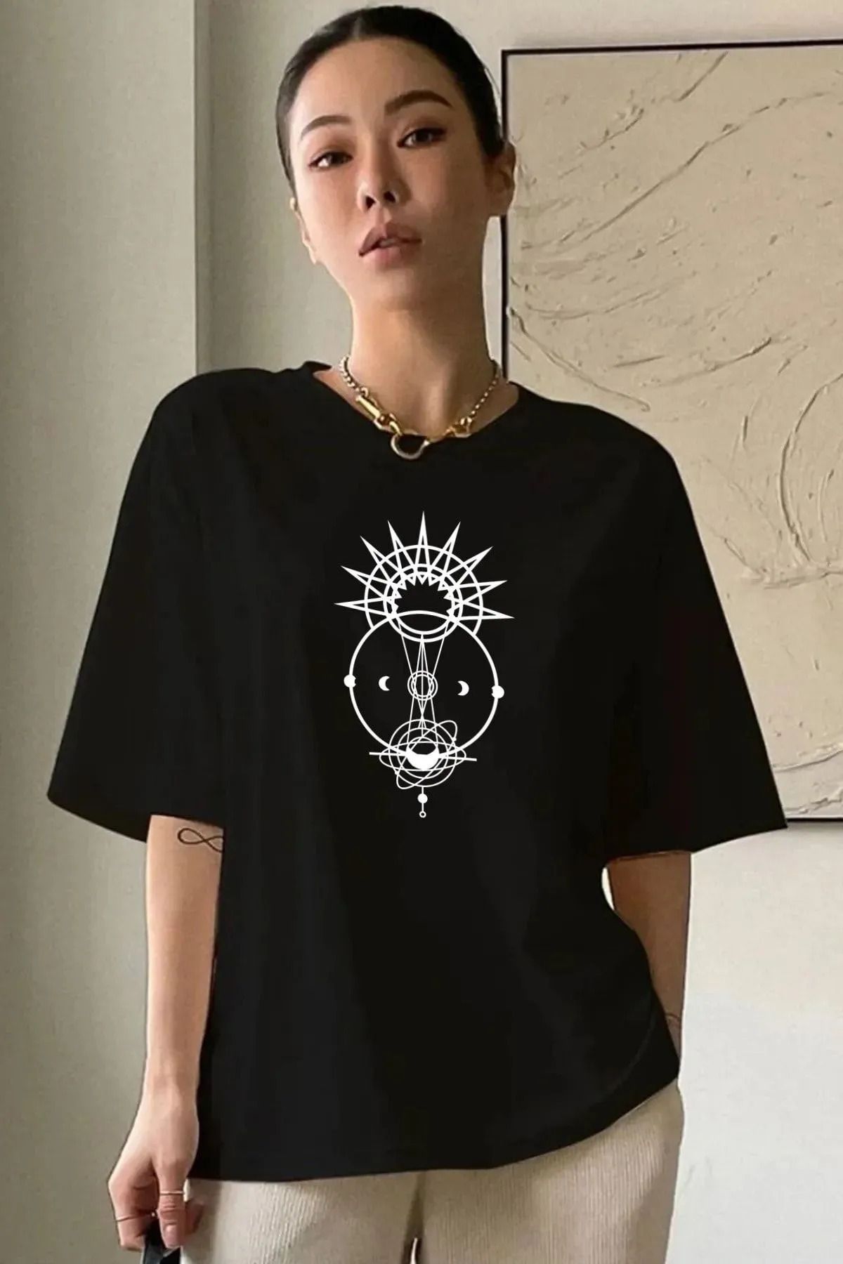 ELNOYA Smiley Baskılı Kadın Beyaz Oversize Tişört Pamuklu Yazlık Şık T-shirt