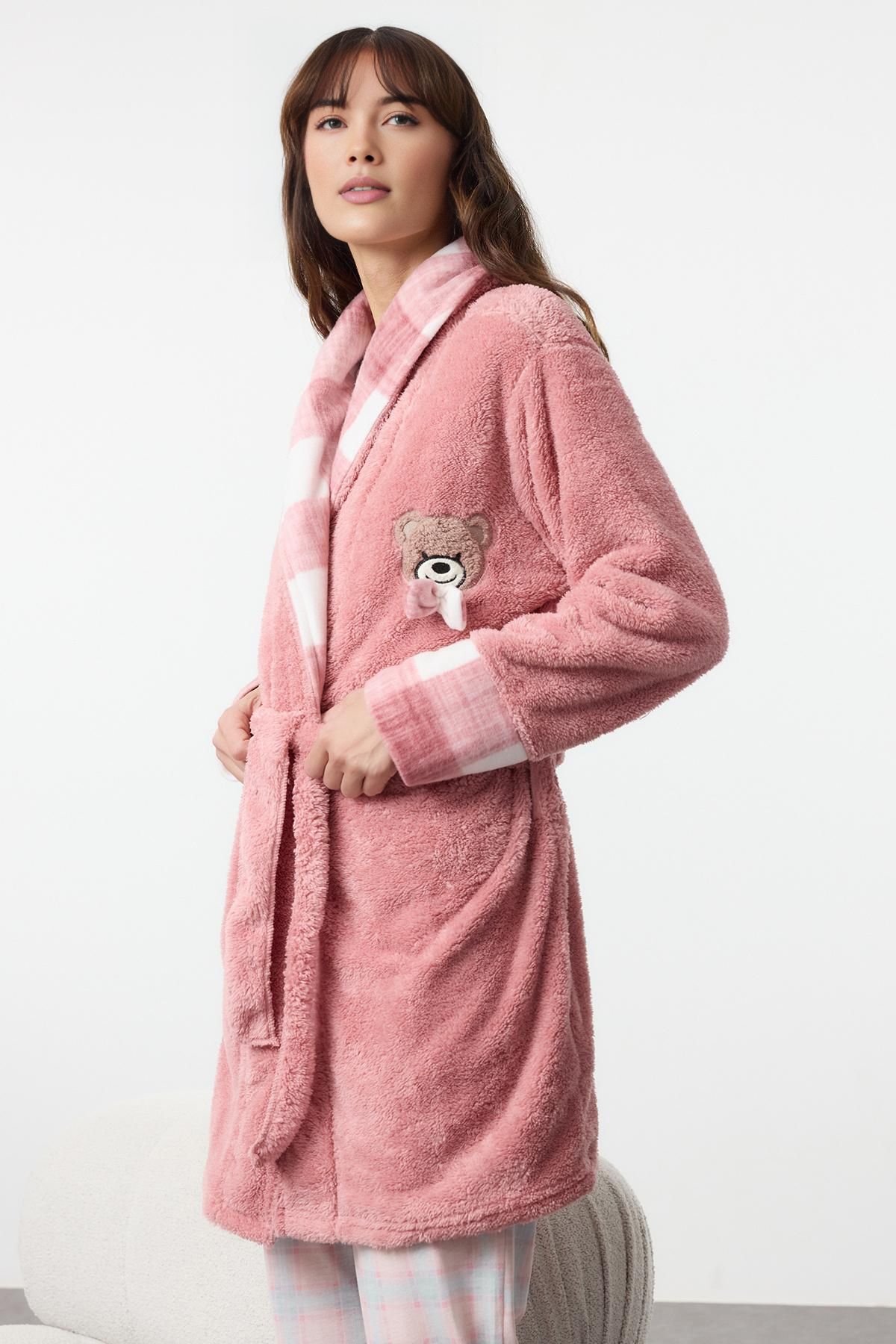 Trendyol Collection-Halat tricotat de iarnă Wellsoft - Trandafir uscat, cu curea, broderie și detaliu în carouri THMAW25SB00009 2