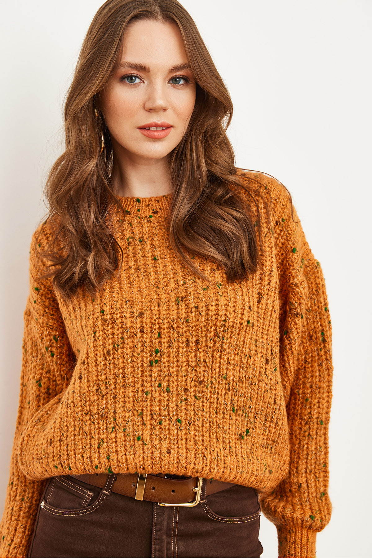 Olalook Kadın Turuncu Renk Detaylı Yumuşak Detaylı Oversize Triko Kazak KZK-19000862 görsel 4