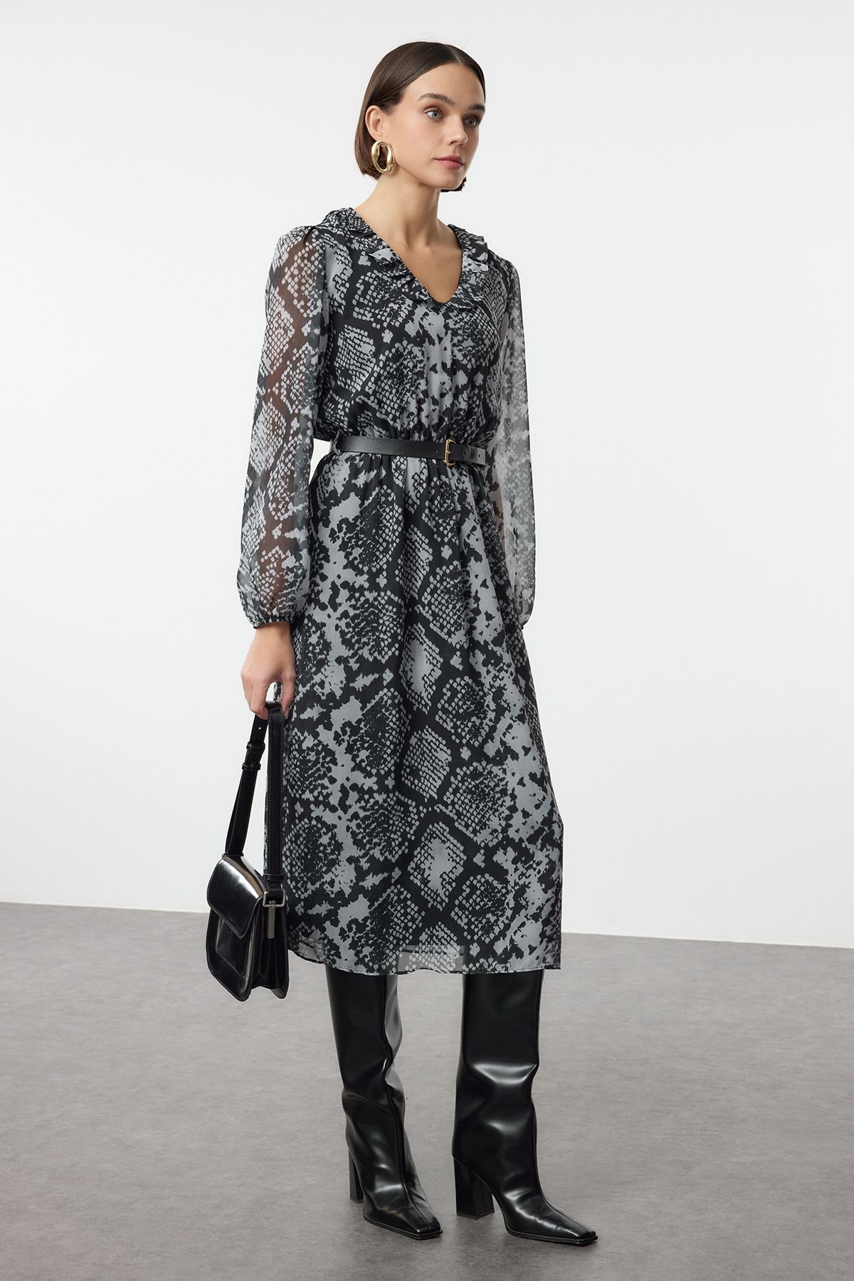 Trendyol Collection Czarna Sukienka Midi Z Paskiem - Twoaw25el00341 Kobieta - 34