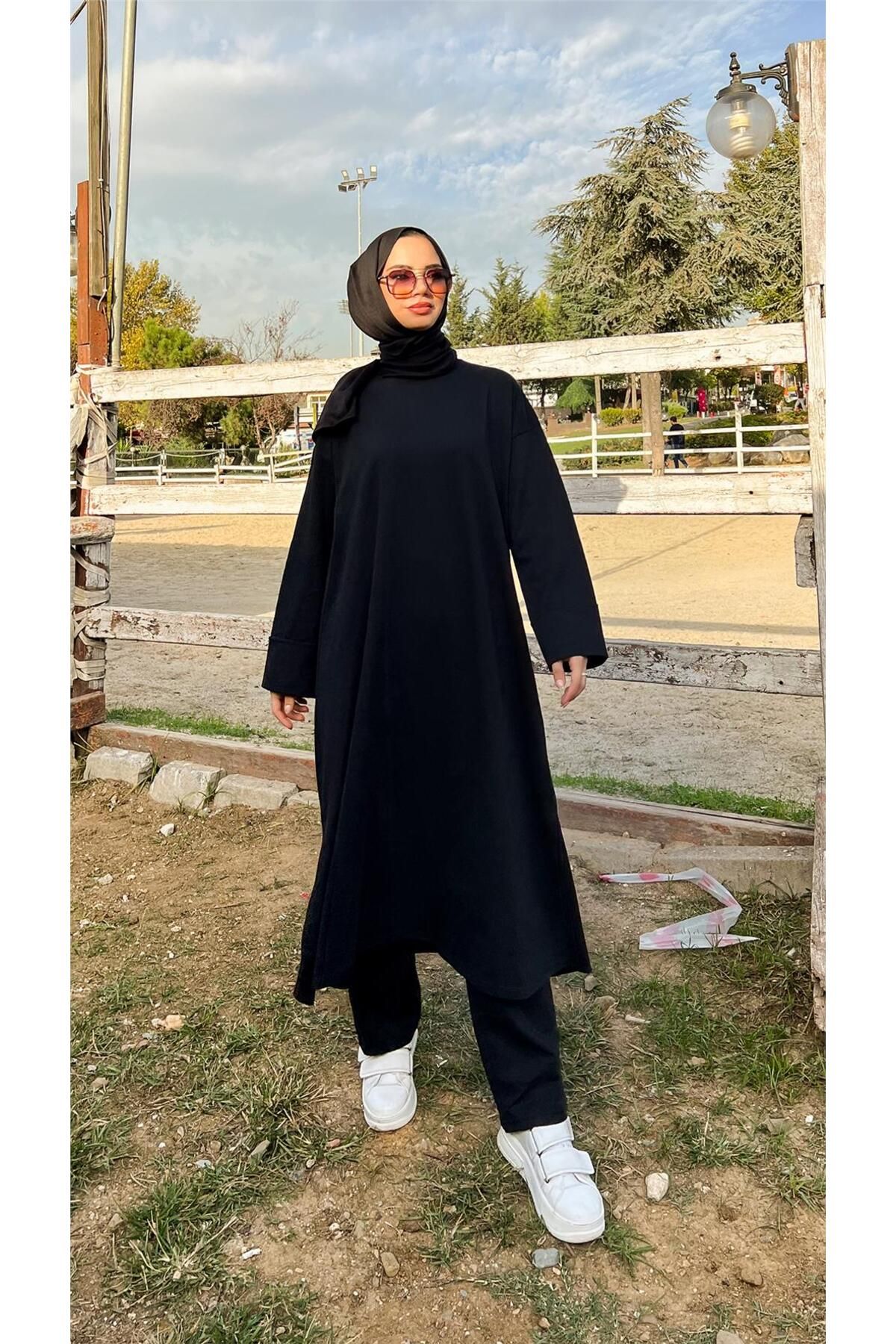 Bwest O Yaka Yırtmançlı Uzun Geniş Rahat Tunik Pantolon Sade Basic Spor Takımı - 03040.003 - Siyah