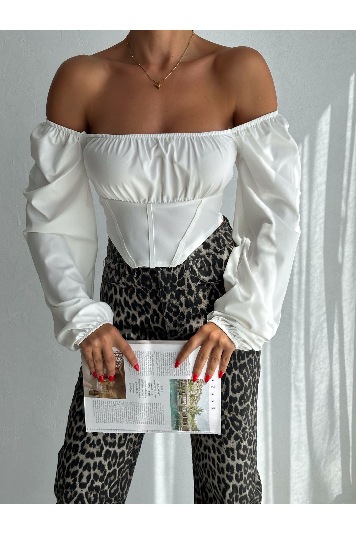 QUTTA-Bluză crop submersibilă cu guler Madonna alb cu aspect de corset - mânecă lungă 6