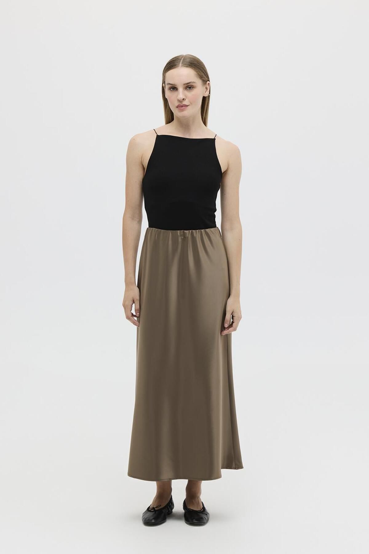 KADRİYE BAŞTÜRK-Cappuccino Satin Pencil Skirt 3