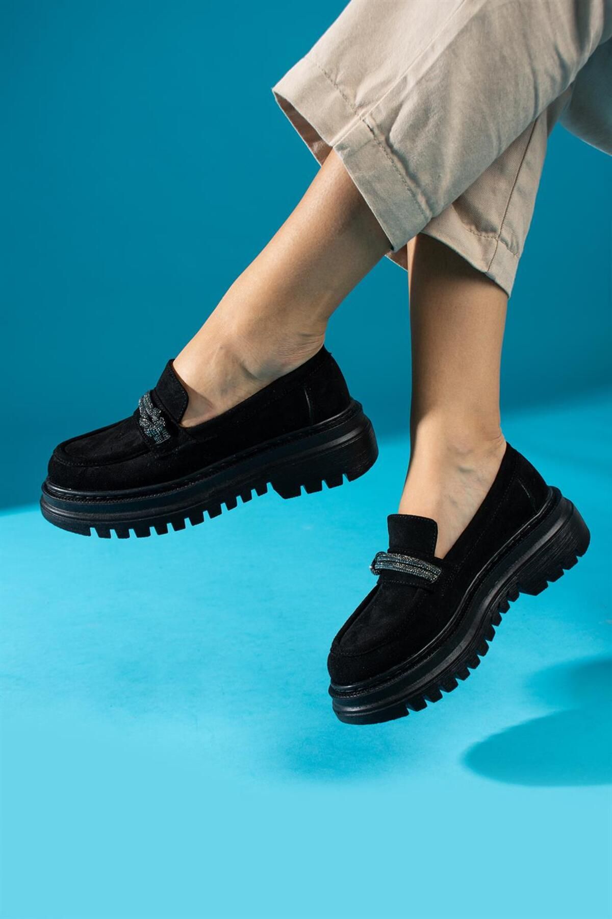 ShoeTek-Mocasini Loretta pentru damă Balerini cu pietre din piele întoarsă neagră 1