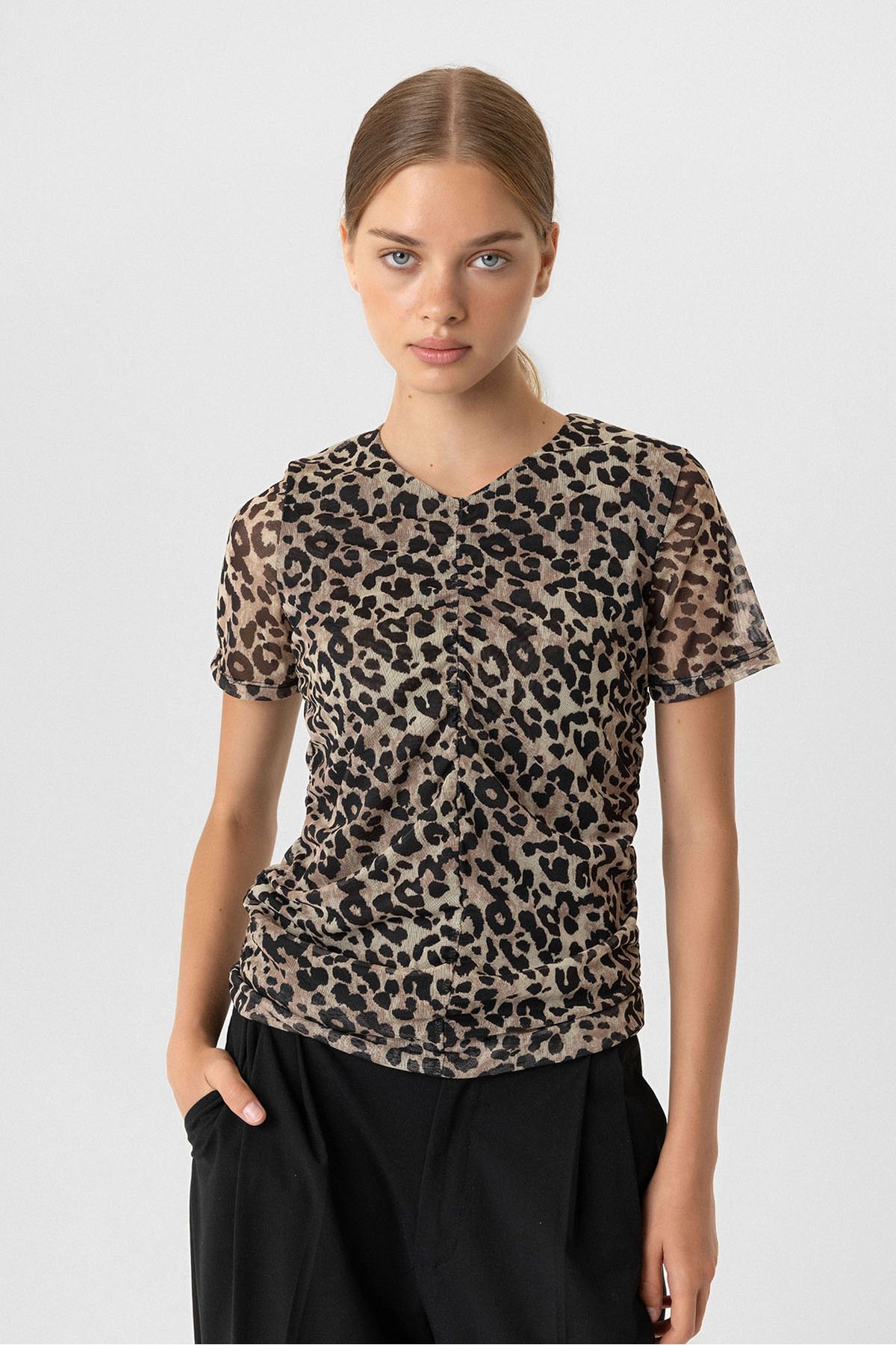 Alexa Dash-Leopard Print Chiffon Lined Blouse 3