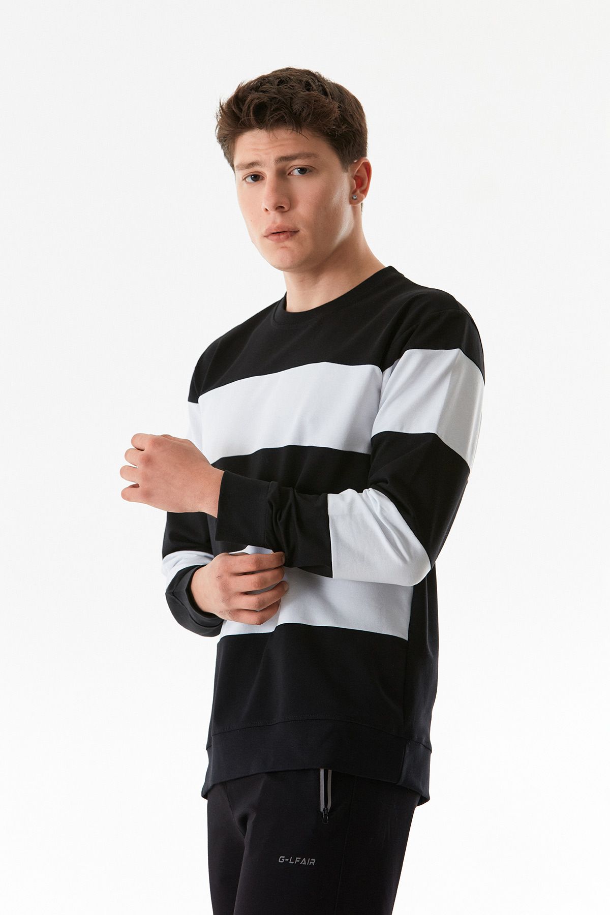 Fulla Moda-Color Blocked Crew Neck Sweatshirt 2